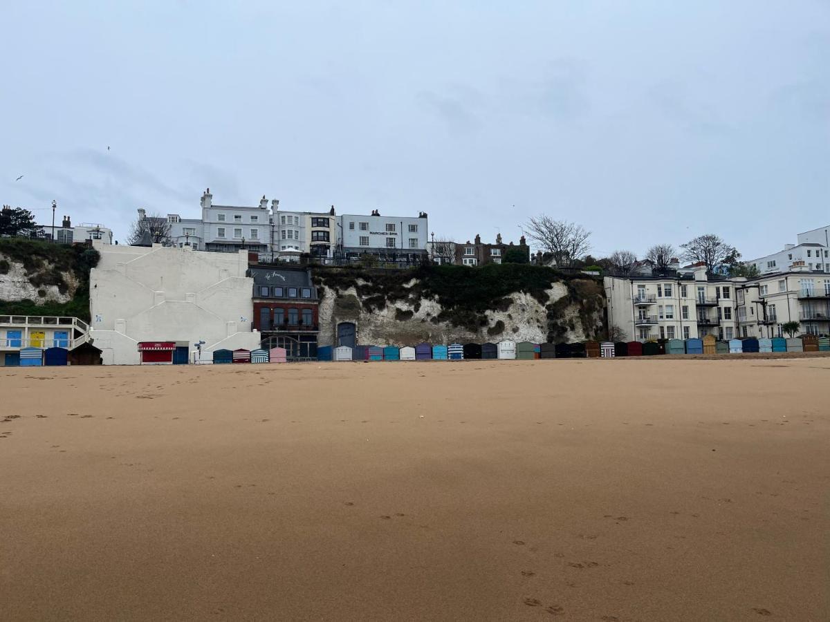 Stones Throw - Stunning House, Mins From Beach And Dogs Welcome 布罗德斯泰 外观 照片