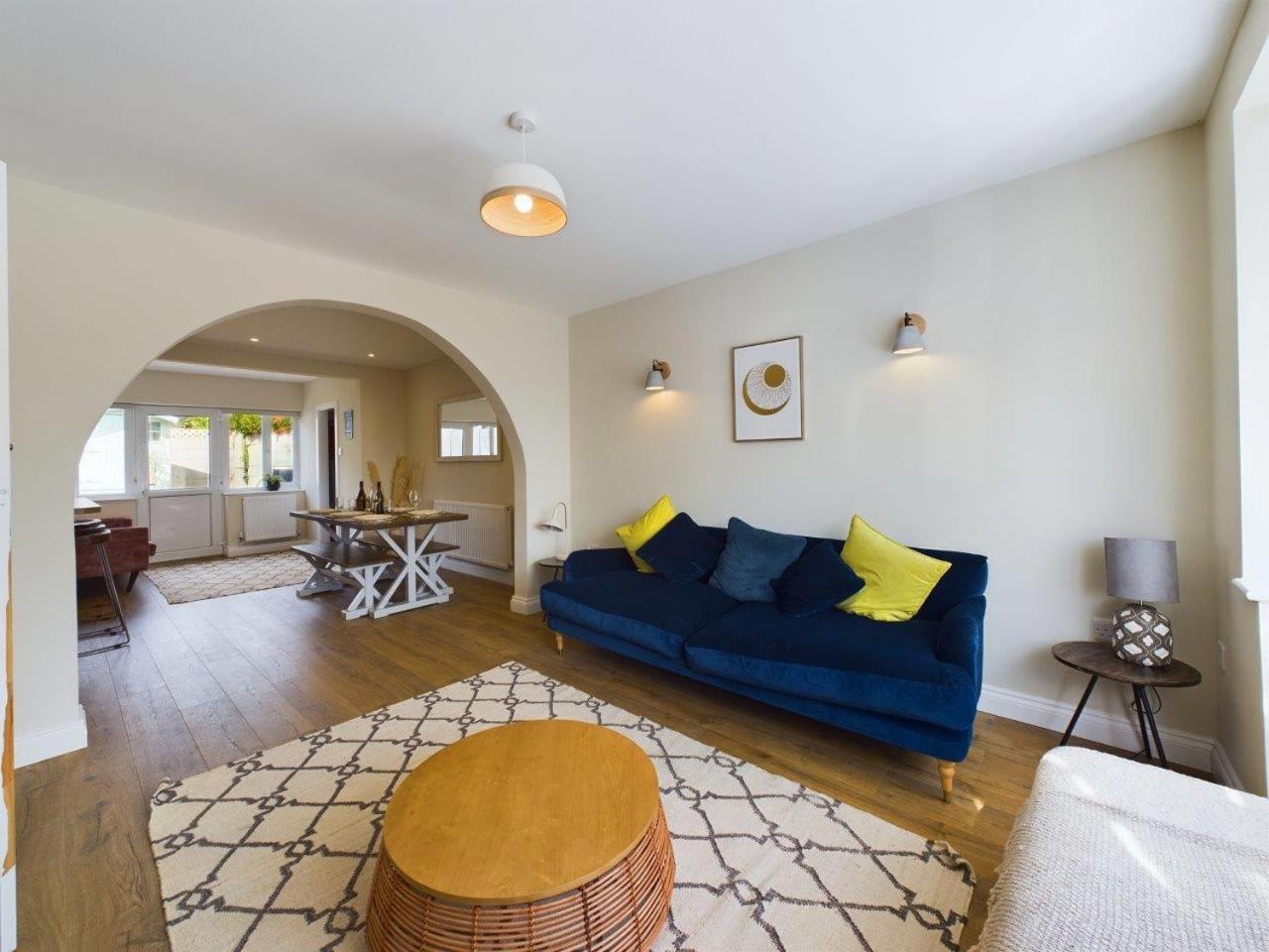 Stones Throw - Stunning House, Mins From Beach And Dogs Welcome 布罗德斯泰 外观 照片