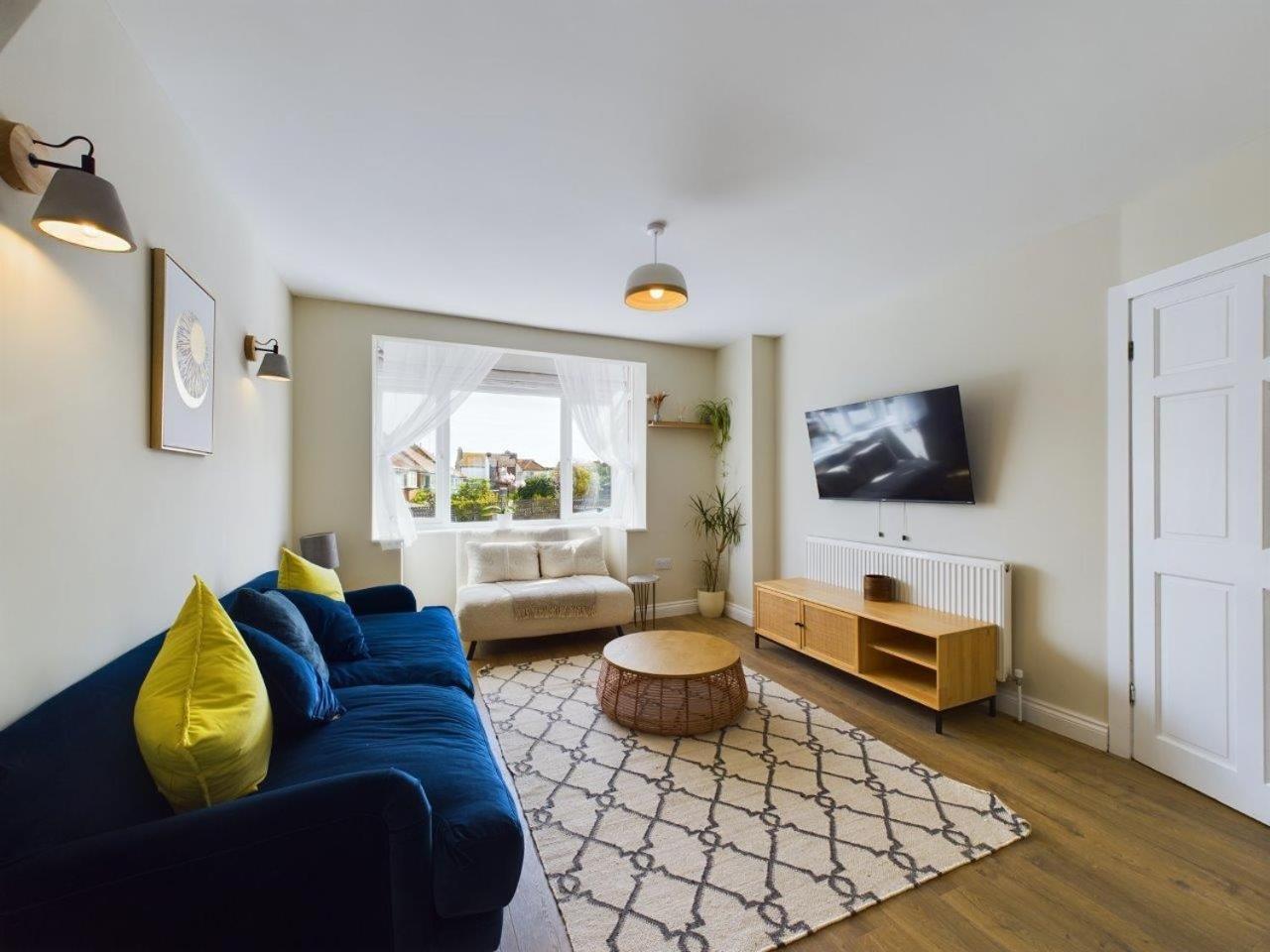 Stones Throw - Stunning House, Mins From Beach And Dogs Welcome 布罗德斯泰 外观 照片